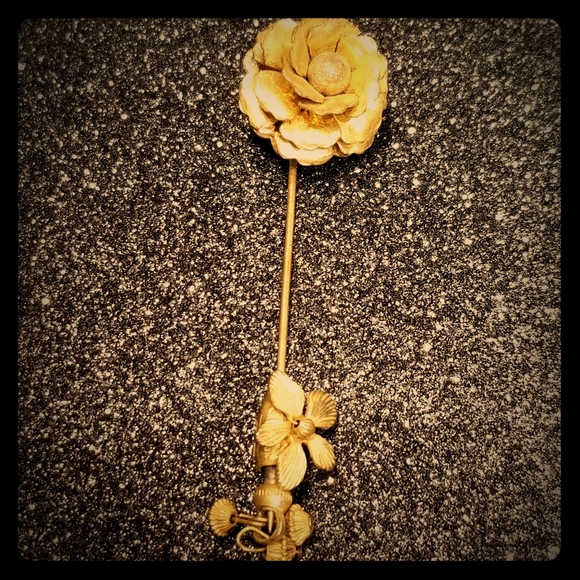Miriam Haskell Jewelry - Vintage Miriam Haskall Gold Tone Stick Pin